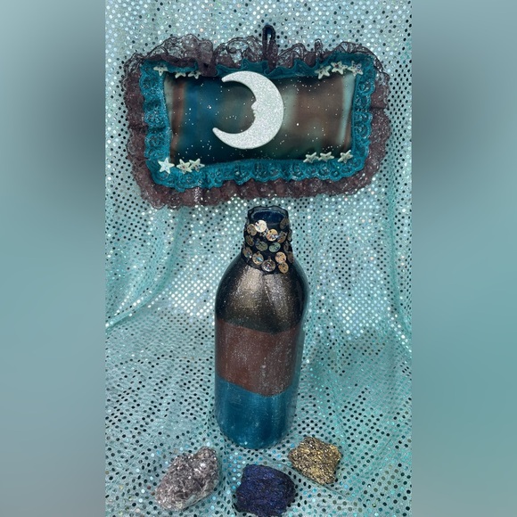 Handcrafted Cosmic Elements Bottles &Pillow 2-Sided GrapeScented Glow InDark Set - Picture 15 of 16